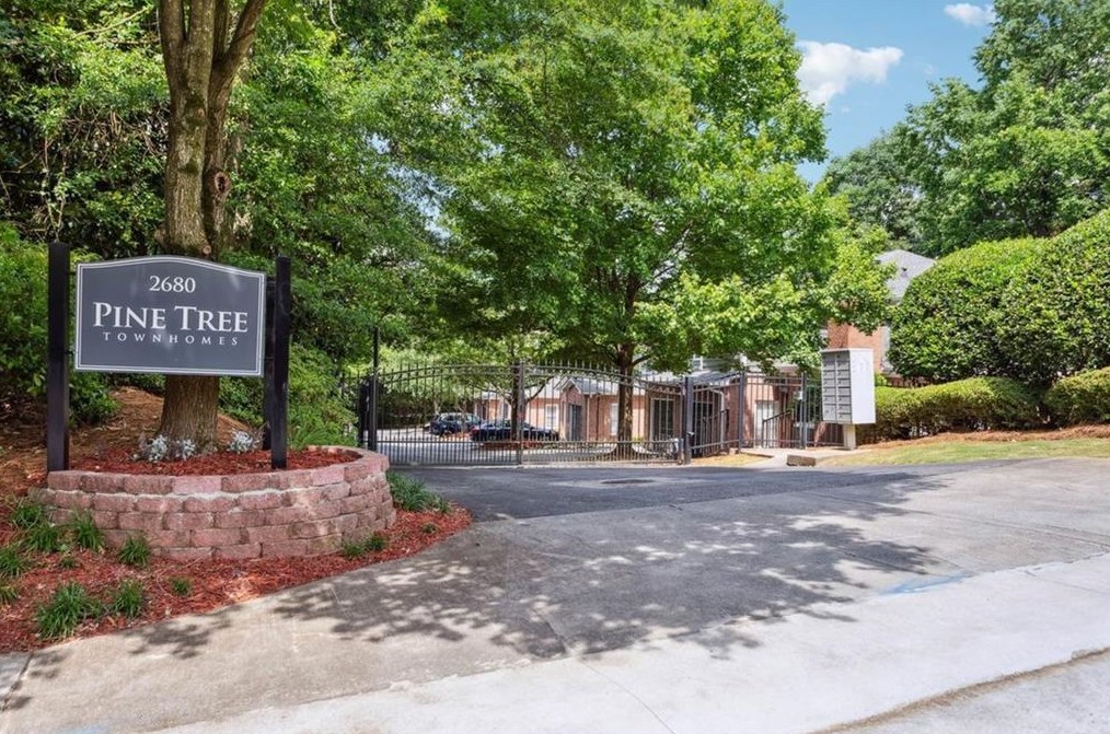 2680 Pine Tree Rd, Atlanta GA  30324-3163 exterior