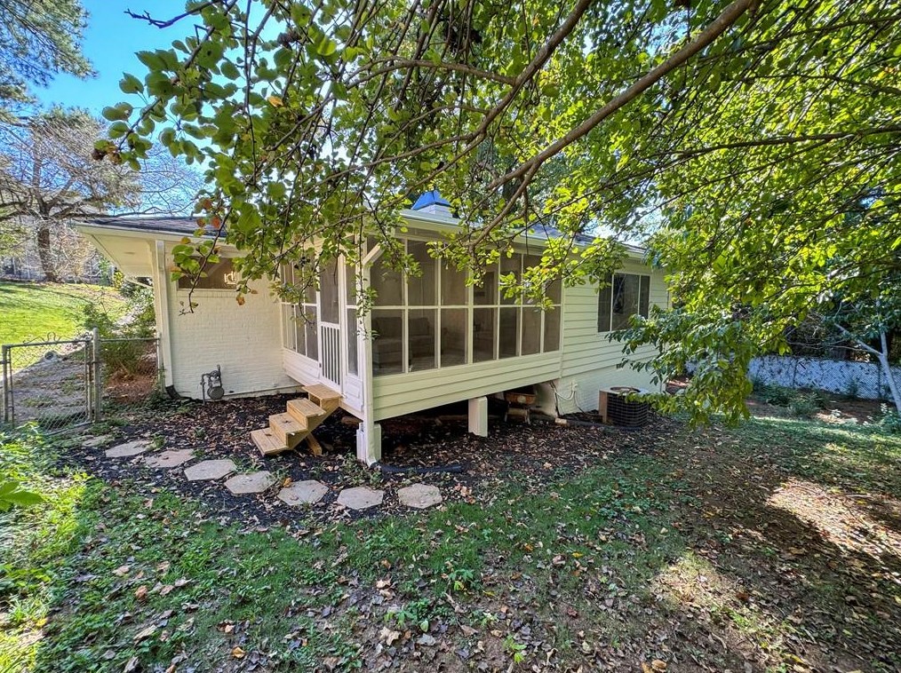 3172 Briarcliff Rd, Atlanta GA  30329-2603 exterior