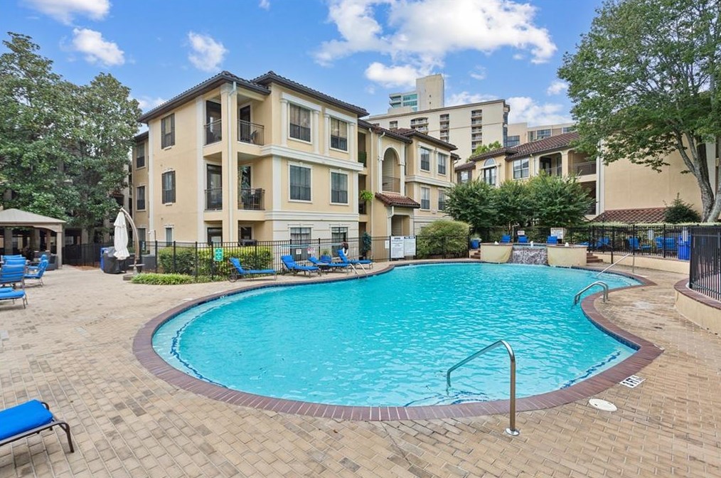 3777 Peachtree Rd, Atlanta GA  30319-5248 exterior