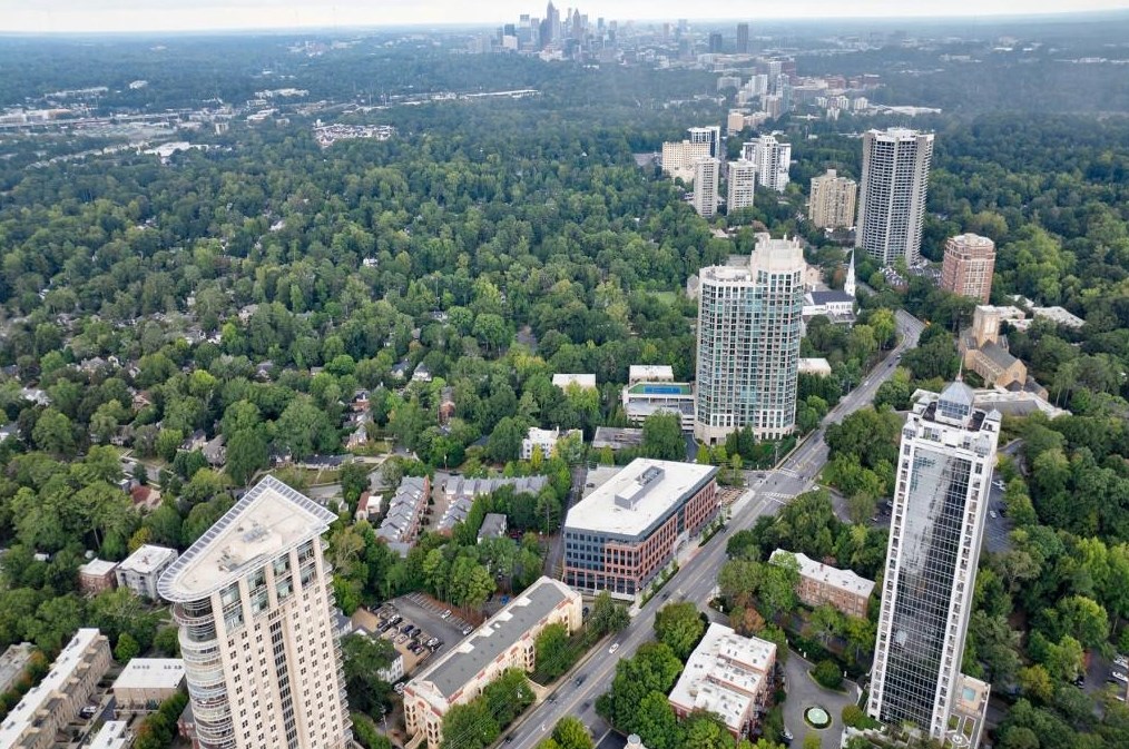 2855 Peachtree Rd, Atlanta GA  30305-2953 exterior
