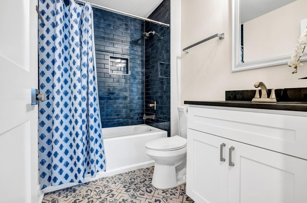 690 Parker Ave, Decatur GA  30032-3952 exterior