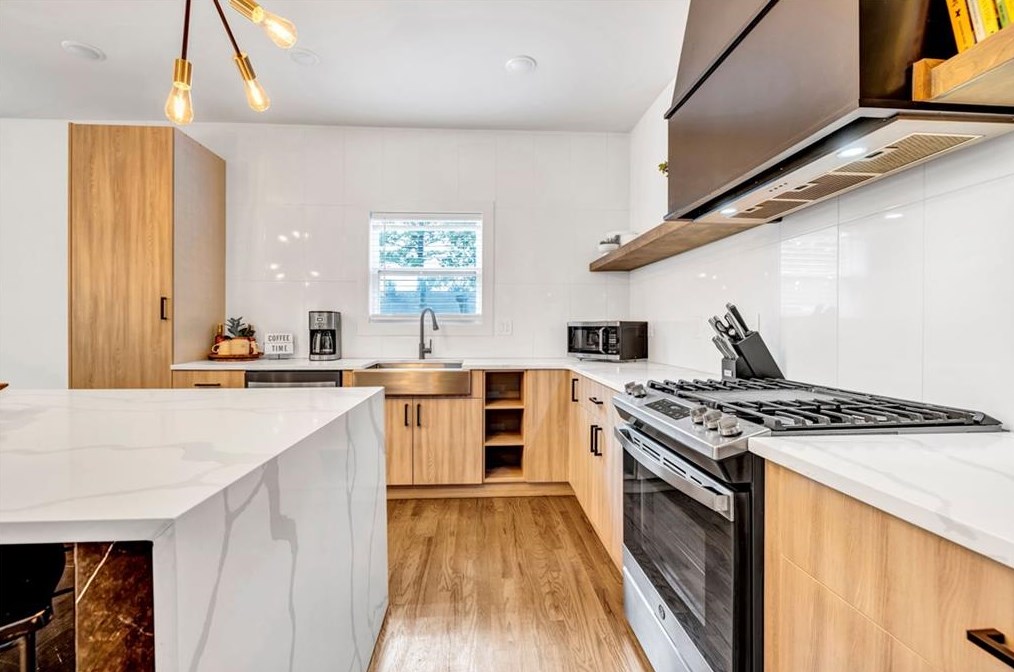 690 Parker Ave, Decatur GA  30032-3952 exterior