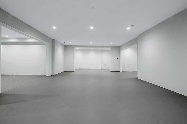 3044 Howell Mill Rd, Atlanta GA  30318-3165 exterior