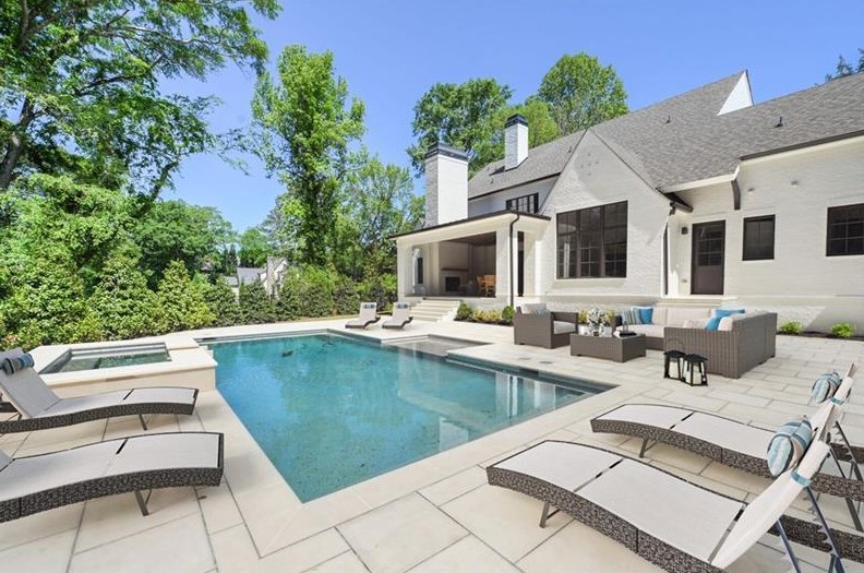 3044 Howell Mill Rd, Atlanta GA  30318-3165 exterior