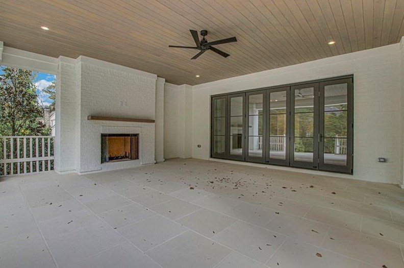 3044 Howell Mill Rd, Atlanta GA  30318-3165 exterior