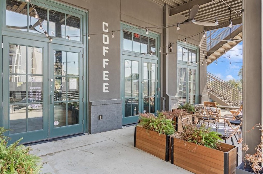 2336 Bernard Rd, Atlanta GA 30318-1102 exterior