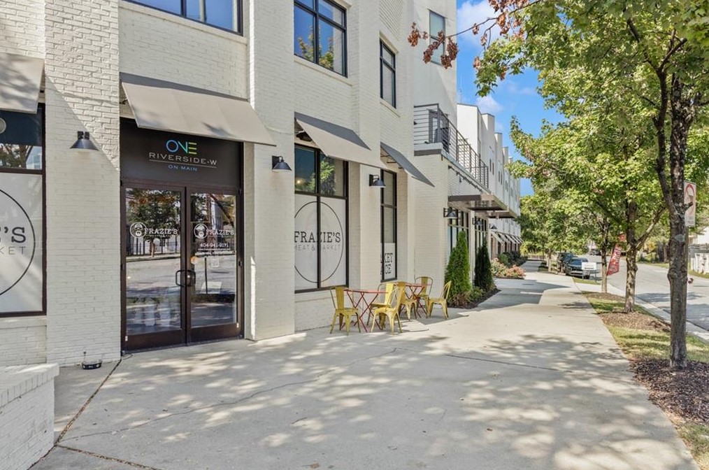 2336 Bernard Rd, Atlanta GA 30318-1102 exterior