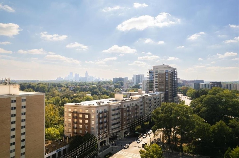 2277 Peachtree Rd, Atlanta GA  30309-1168 exterior
