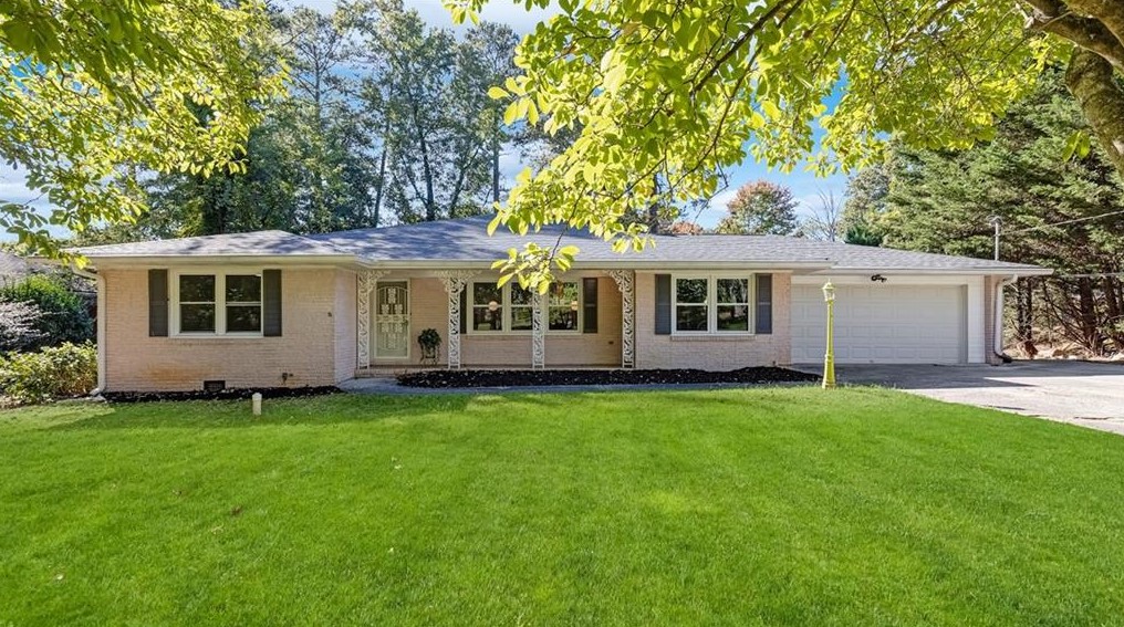 2907 Dogwood Dr, Atlanta GA 30354-1153 exterior