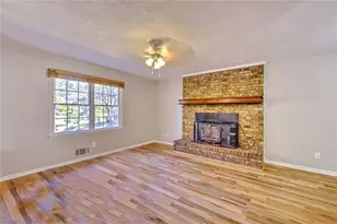1304 Vine St NE, Gainesville, GA 30501 - Photo 5