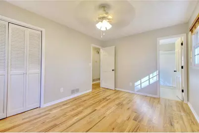 1304 Vine Street NE, Gainesville, GA 30501 - Photo 3