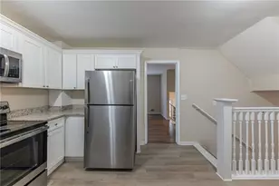 3390 Glenview Cir SW, Atlanta, GA 30331 - Photo 9