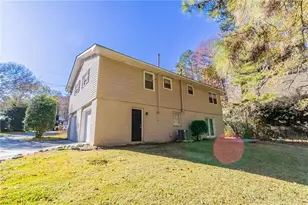 633 Larchmont Cir NW, Atlanta, GA 30318 - Photo 29