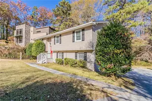 633 Larchmont Cir NW, Atlanta, GA 30318 - Photo 3