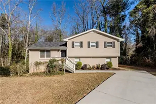 4412 Rustic Wood Dr, Stone Mountain, GA 30083 - Photo 1