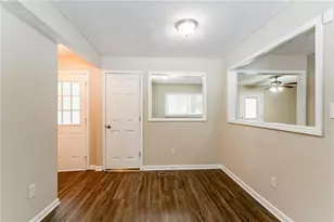 2792 Plantation Dr, Atlanta, GA 30344 - Photo 9