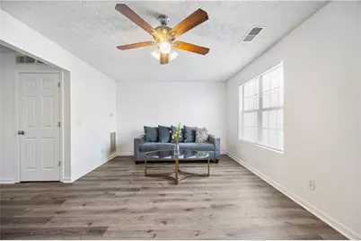 5547 Strathmoor Manor Circle, Lithonia, GA 30058 - Photo 9