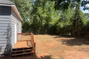 218 E Tinsley St, Griffin, GA 30223 - Photo 37