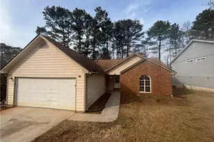 754 Shore Dr, Lithonia, GA 30058 - Photo 3