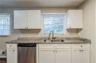 2202 Troutdale Dr, Decatur, GA 30032 - Photo 11