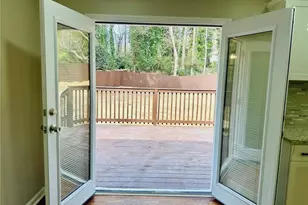 2745 Marco Dr NW, Atlanta, GA 30318 - Photo 9