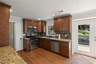 260 Mansell Cir, Roswell, GA 30075 - Photo 13