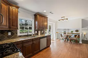 260 Mansell Cir, Roswell, GA 30075 - Photo 15