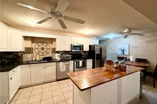 728 Saybrook Cir NW, Lilburn, GA 30047 - Photo 3