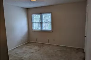 524 Northridge Crossing Dr, Atlanta, GA 30350 - Photo 5