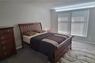 4252 Parkview Ct, Stone Mountain, GA 30083 - Photo 11