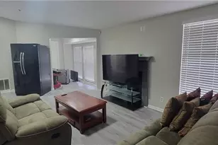 4252 Parkview Ct, Stone Mountain, GA 30083 - Photo 3