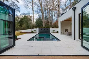 2983 Habersham Ct NW, Atlanta, GA 30305 - Photo 23