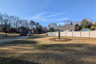 3442 Fox Hollow Dr, Marietta, GA 30068 - Photo 3