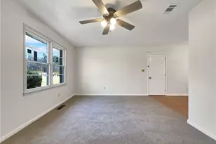 3686 Sweetbriar Cir, Lithia Springs, GA 30122 - Photo 3