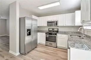 344 Springbottom Ct, Lawrenceville, GA 30046 - Photo 7