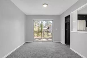 4564 Cypress Ridge Ct, Stone Mountain, GA 30083 - Photo 9