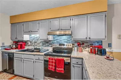 8698 Twin Oaks Drive, Jonesboro, GA 30236 - Photo 11