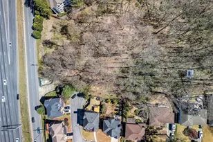 1734 Summit Glen, Atlanta, GA 30329 - Photo 11