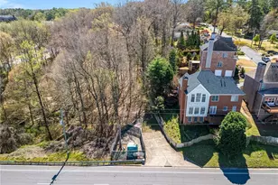 1734 Summit Glen, Atlanta, GA 30329 - Photo 13