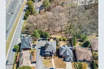 1734 Summit Glen, Atlanta, GA 30329 - Photo 17