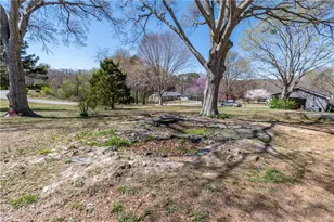 3929 Perry Ln, Flowery Branch, GA 30542 - Photo 17