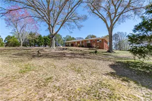3929 Perry Ln, Flowery Branch, GA 30542 - Photo 7