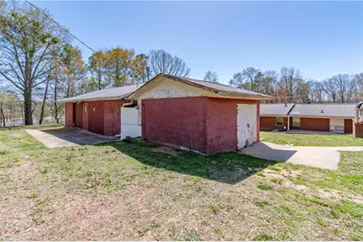 3929 Perry Lane, Flowery Branch, GA 30542 - Photo 13