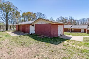 3929 Perry Ln, Flowery Branch, GA 30542 - Photo 13