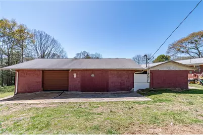 3929 Perry Lane, Flowery Branch, GA 30542 - Photo 13