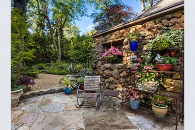 1050 E Club Lane NE, Atlanta, GA 30319 - Photo 25