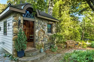 1050 E Club Ln NE, Atlanta, GA 30319 - Photo 21