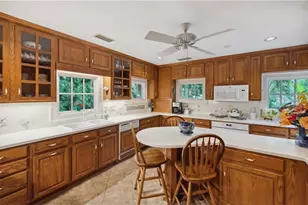 1050 E Club Ln NE, Atlanta, GA 30319 - Photo 9