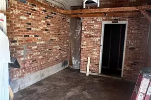 407 Hilltop Dr, Forest Park, GA 30297 - Photo 7