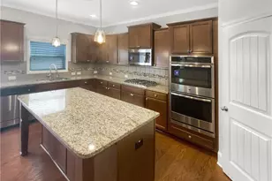 3305 Pleasant Manor Ct, Cumming, GA 30028 - Photo 9